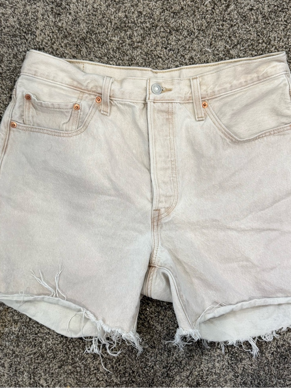 Levi’s Women's 501 Mid Thigh Shorts, 32